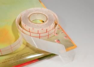 Papier adhésif transparent